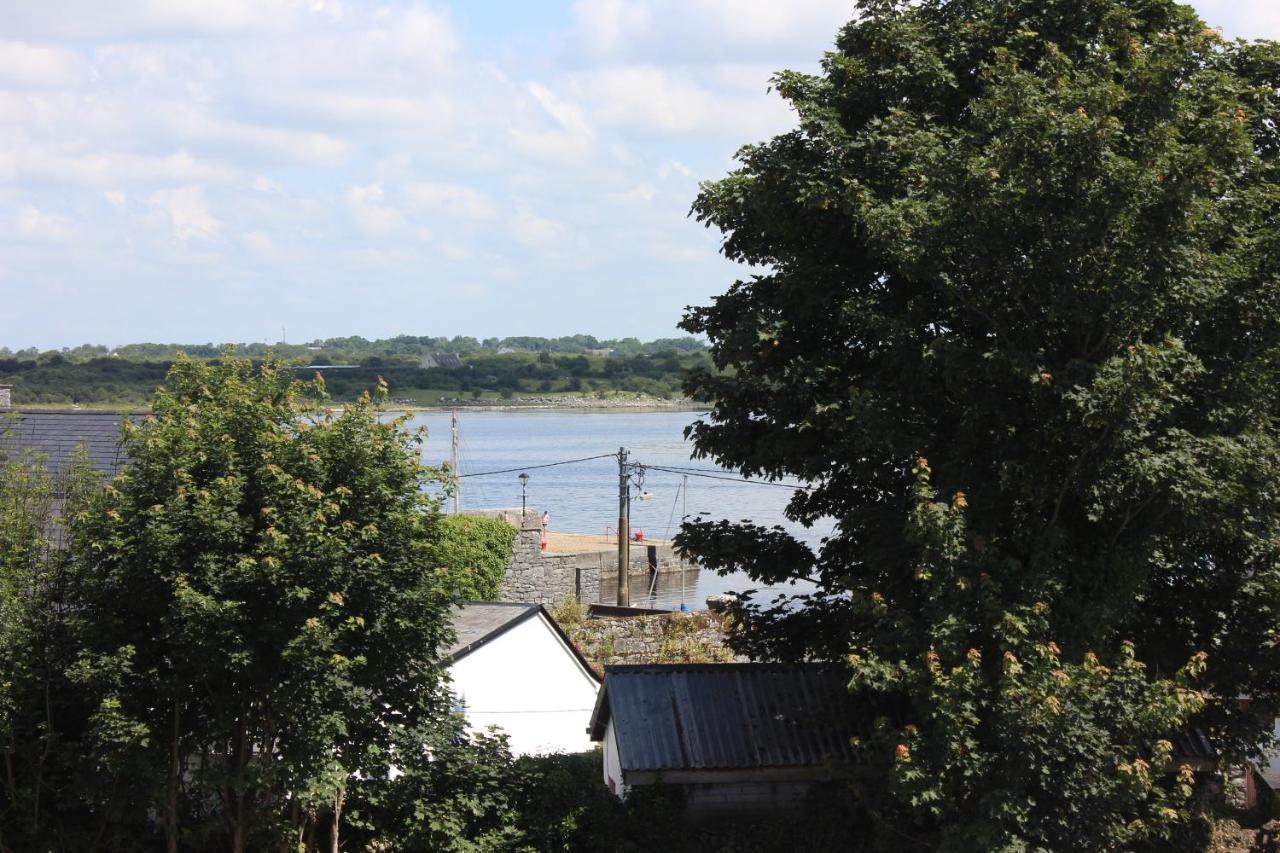 Johnston House: Historic Village Retreat Apartment Kinvara